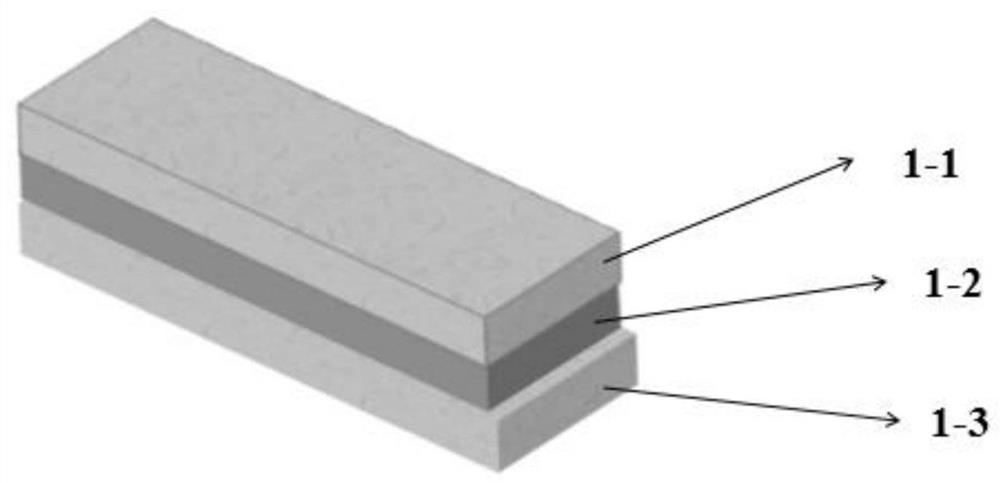 Low-thermal-expansion-coefficient insulating adhesive film and preparation method thereof