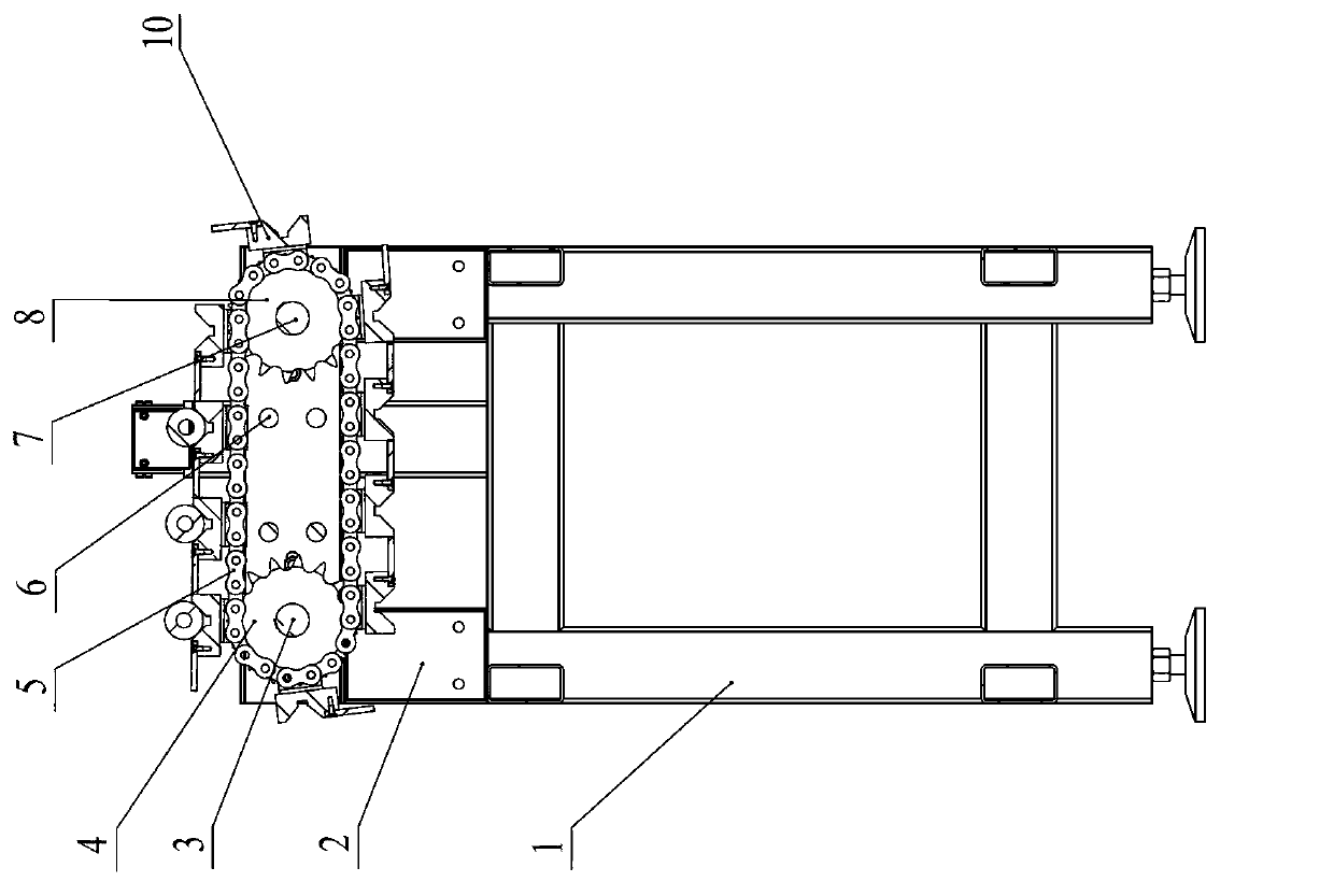 Synchronous feeding mechanism in feeding system of roller coating machine