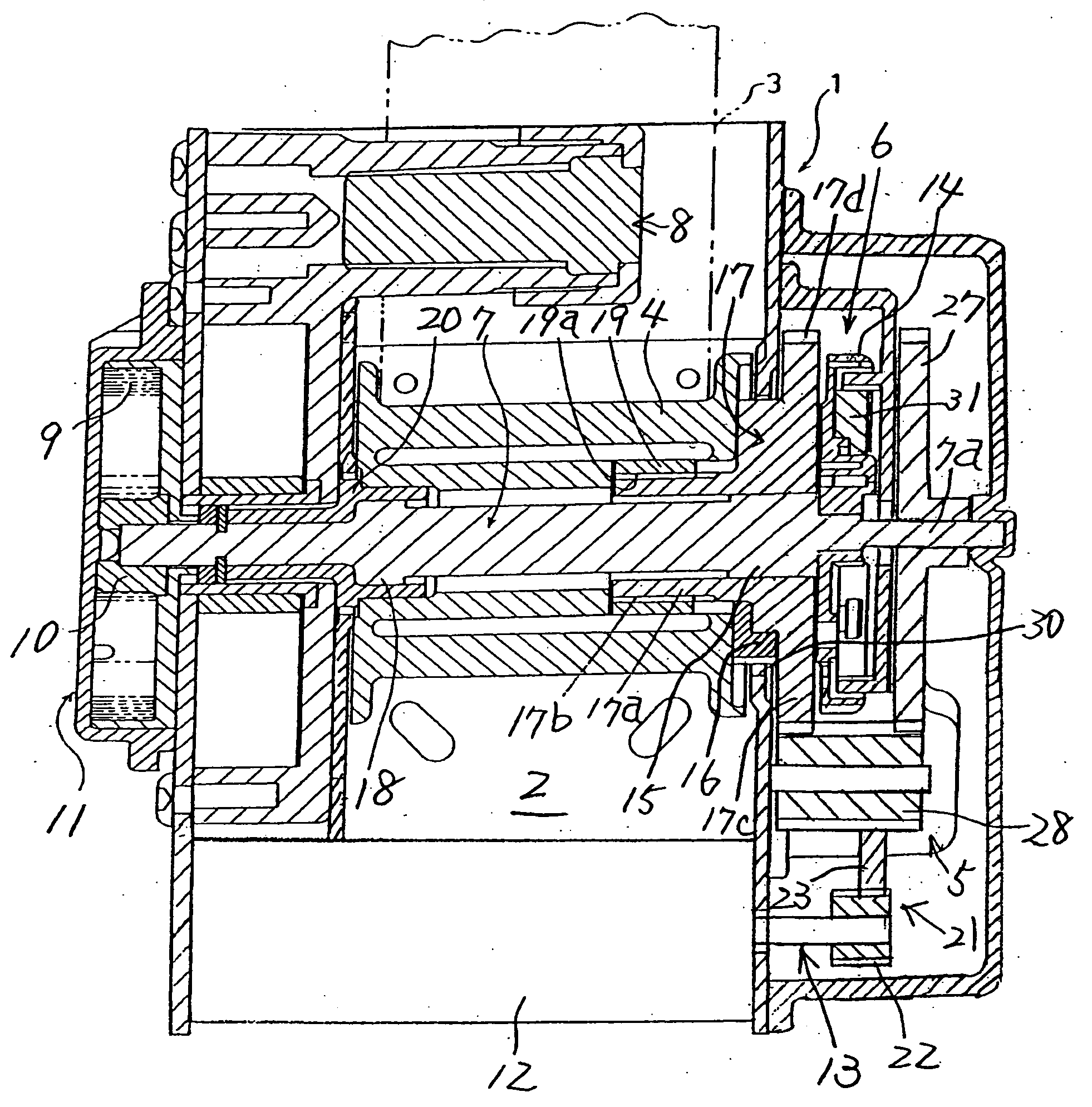 Seatbelt retractor and seatbelt device