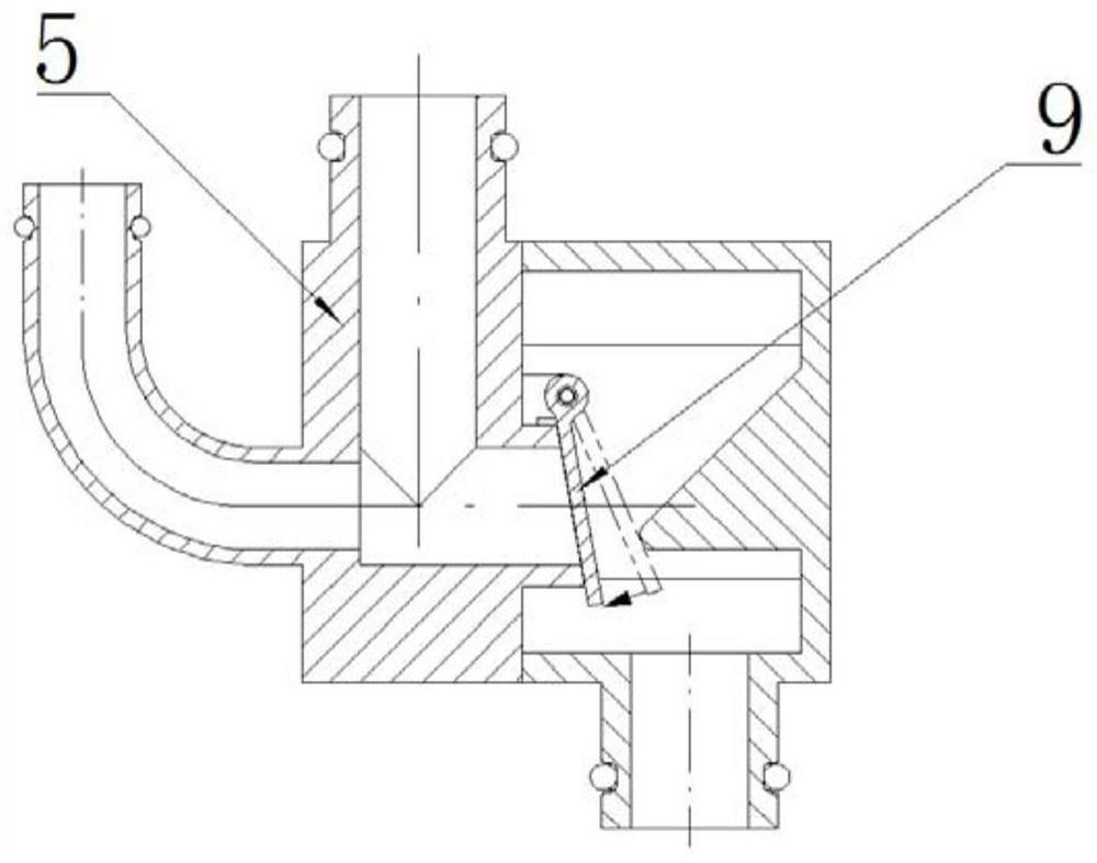 An automatic discharge device for condensed water of an on-board evaporator