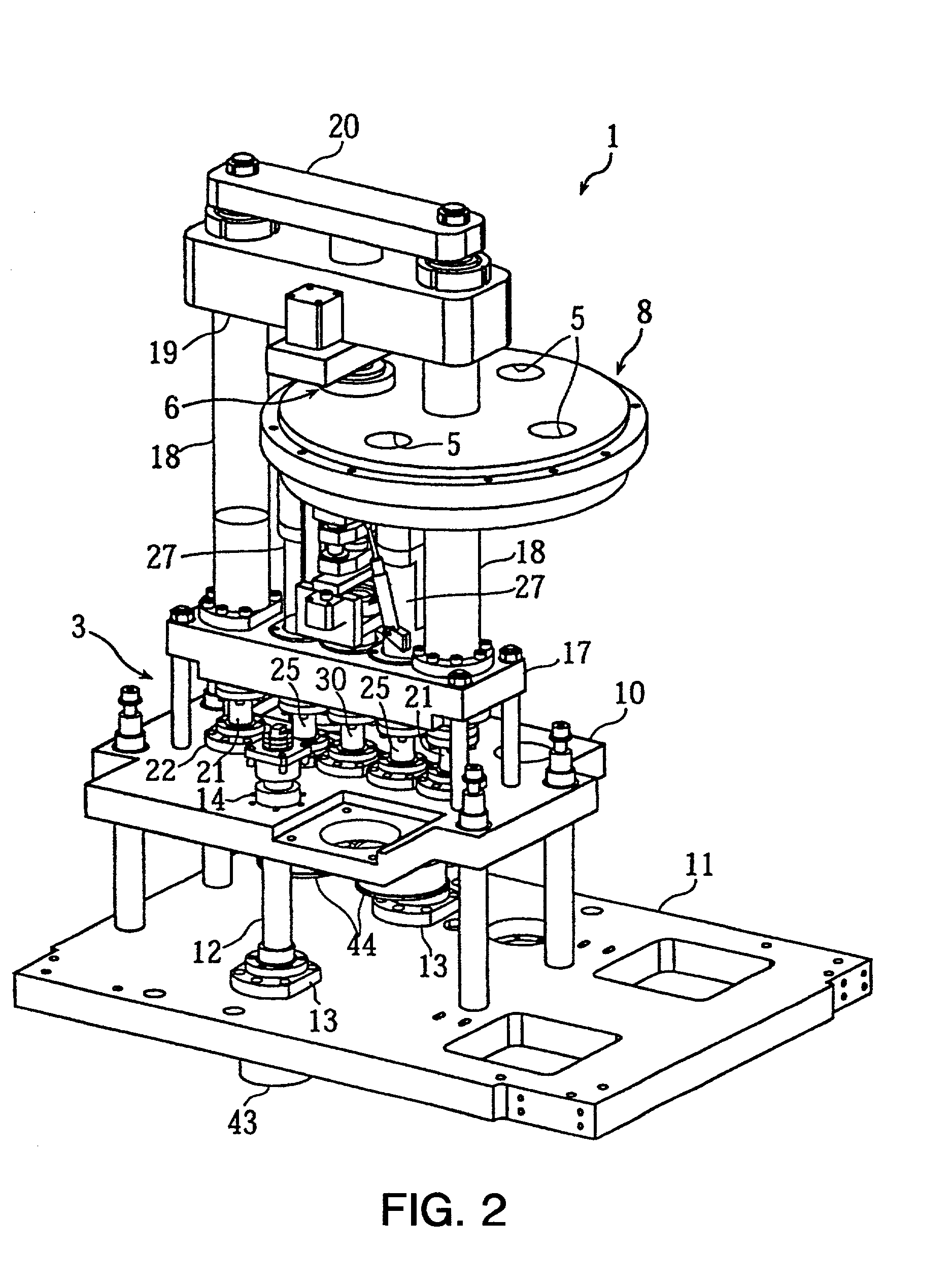 Powder supplying apparatus and powder molding apparatus