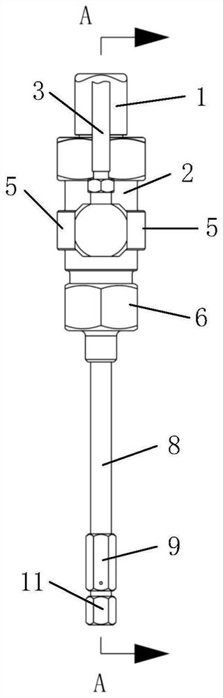 Lateral injection device for strengthening water jet at space-limited part