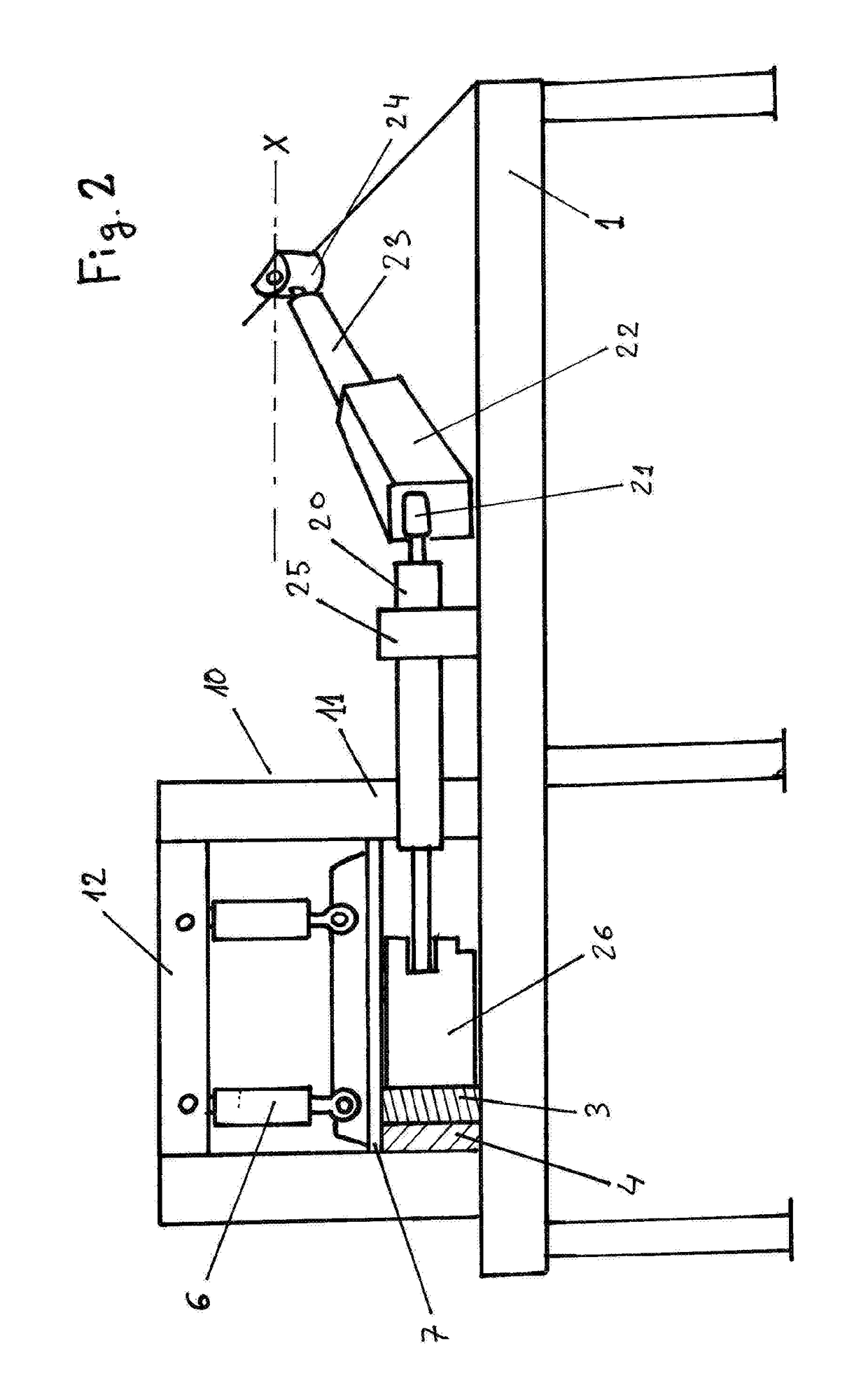 Machine and method for the semi-continuous cold-bending of sections with low ductility