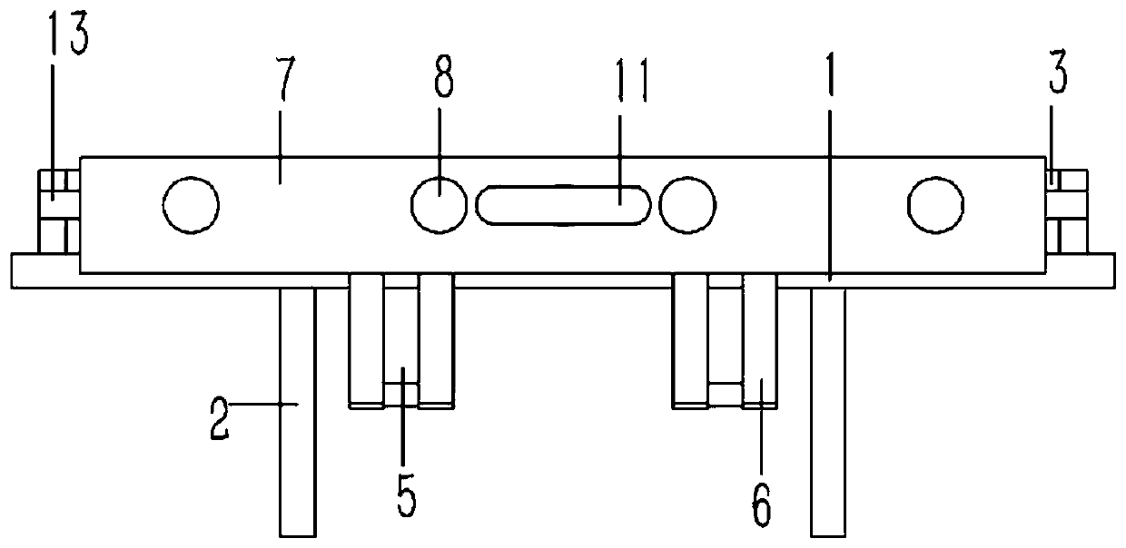 Clamping base of assembled type cloth stretching frame on quilting machine