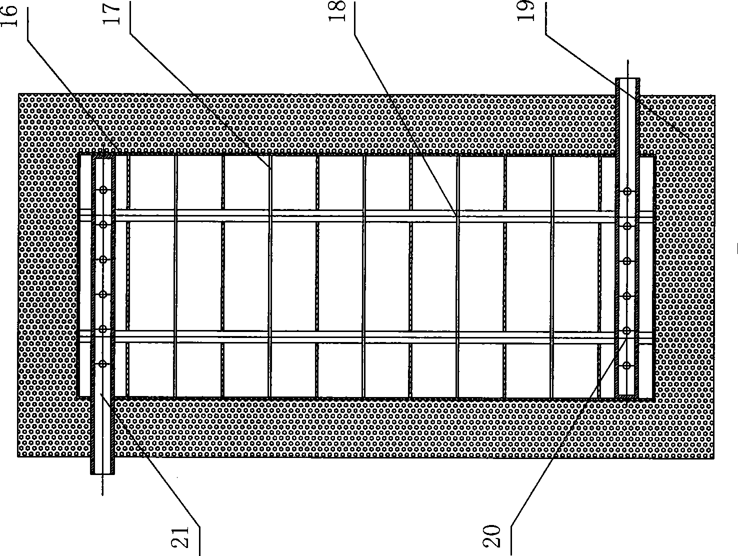 Baffle plate type bearing water tank