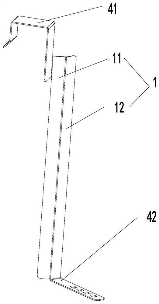 Spoiler with improved fixing reliability and air conditioning unit using the same