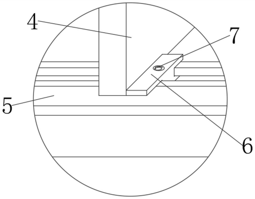 Space-adjustable assembled cabinet for kitchens and baths