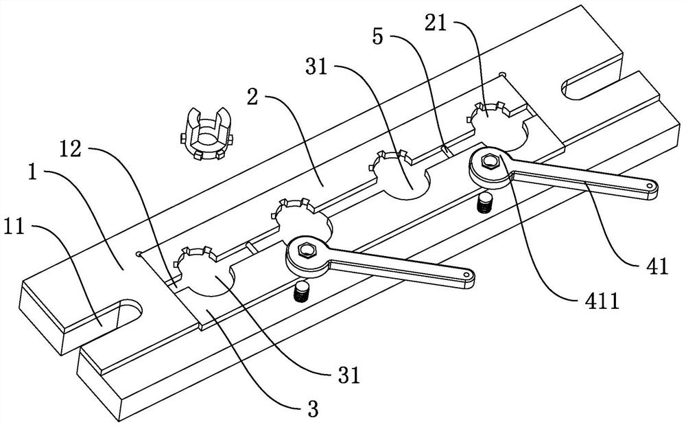 Tooling for a spline shaft and using method thereof