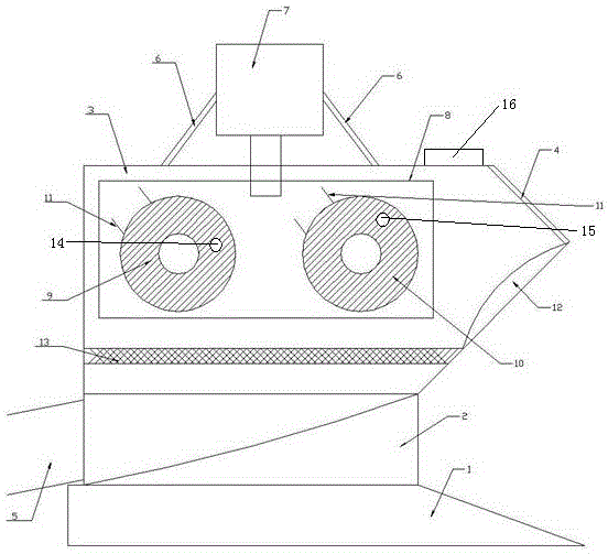 Intelligent high-efficiency smashing device and working method thereof