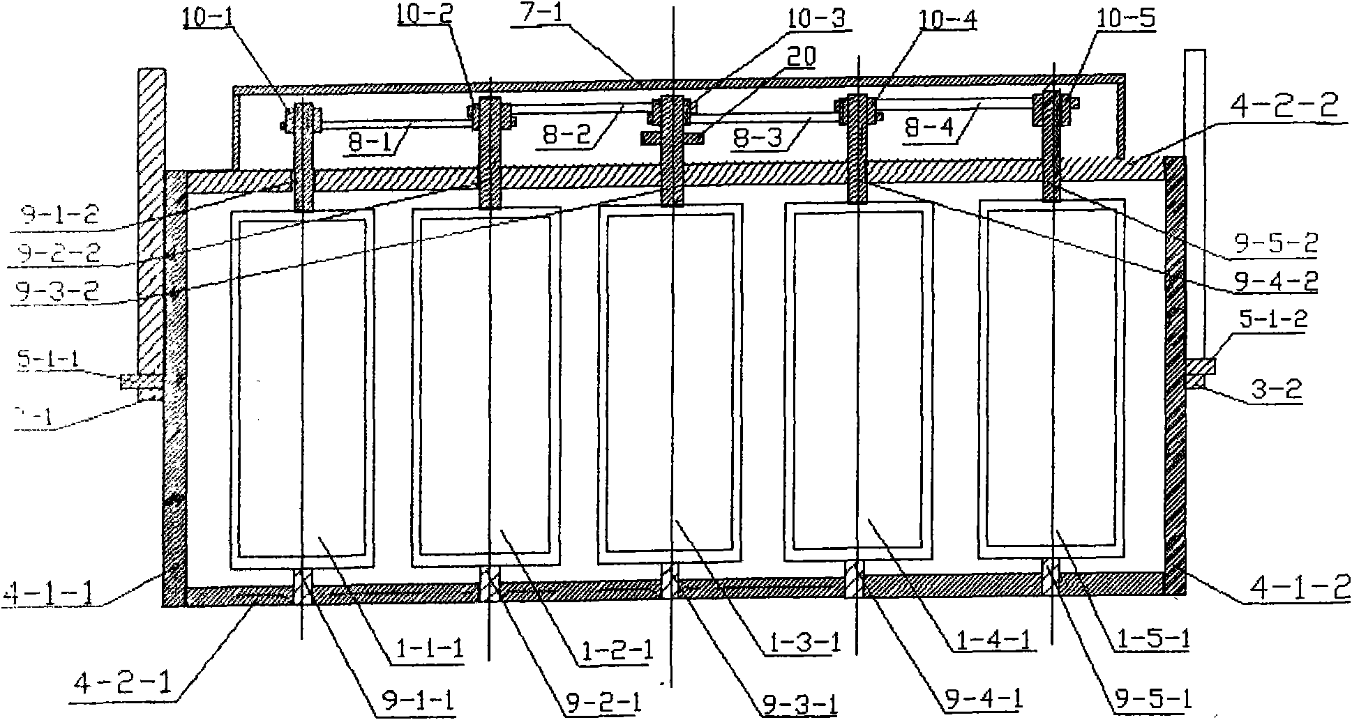 Toothed belt driven group synchronous multi-link long-stroke synchronous supporting tracking lighting solar domestic power supply