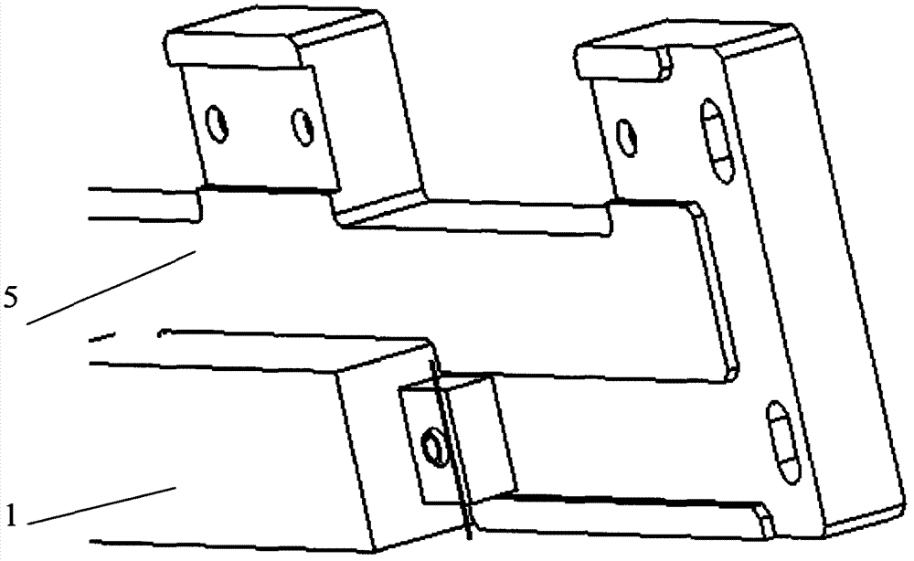 Installation device for sprayer nozzle