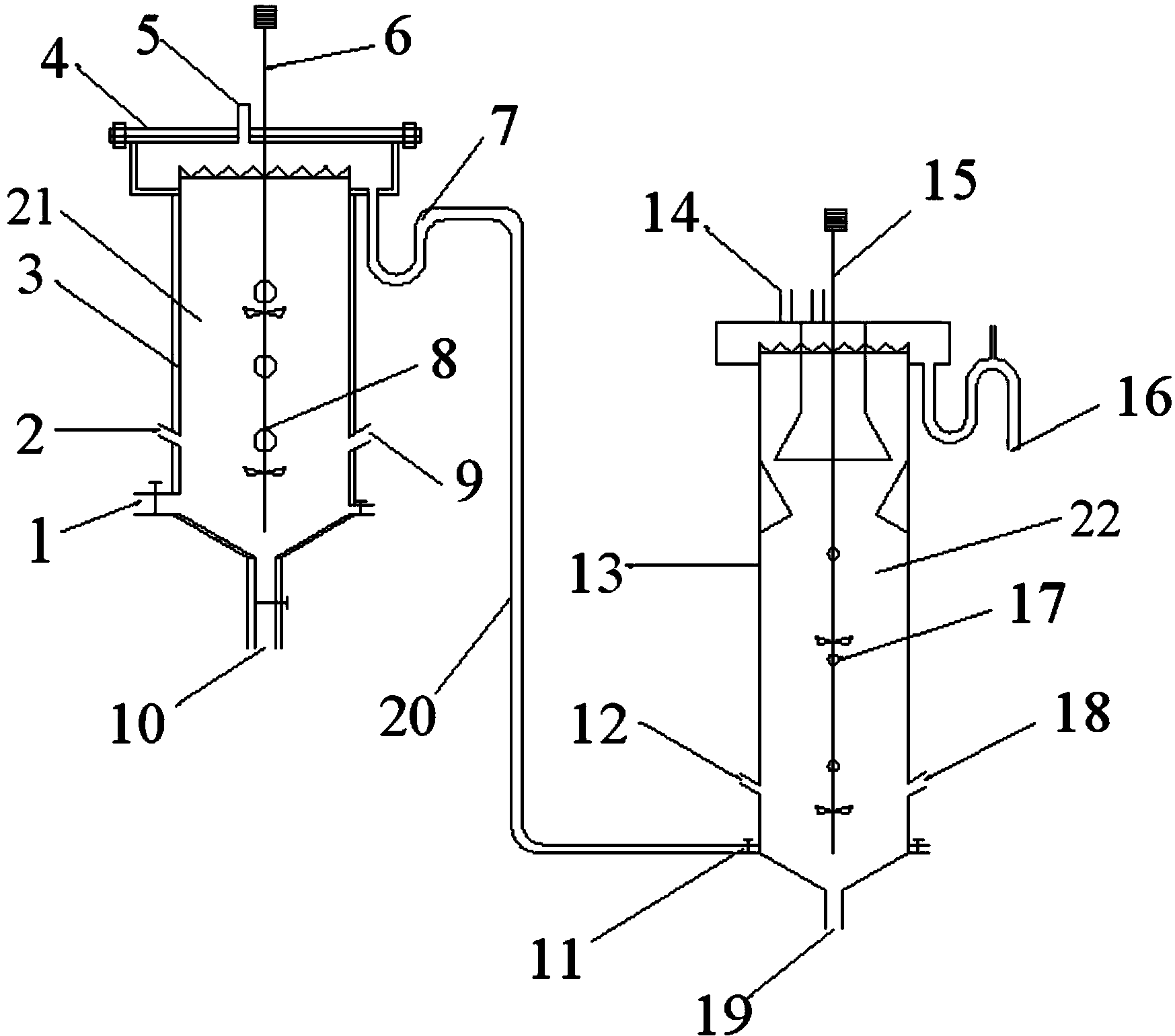 Two-section anaerobic fermentation device and method for producing methane by performing anaerobic fermentation by device