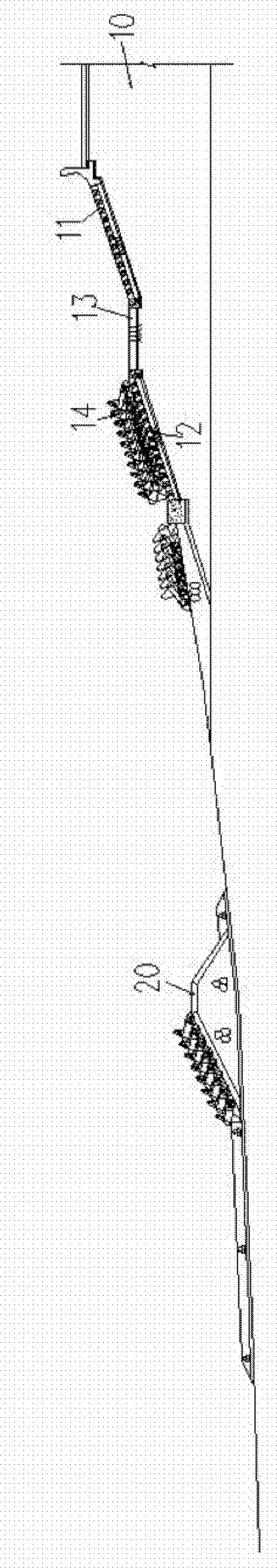 Wave dissipation structure suitable for sloping sea dikes