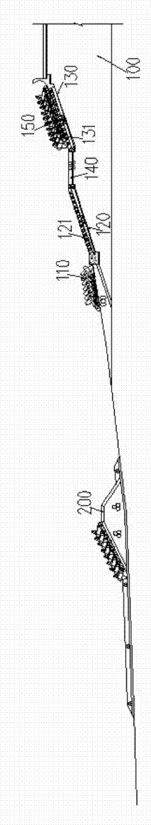 Wave dissipation structure suitable for sloping sea dikes