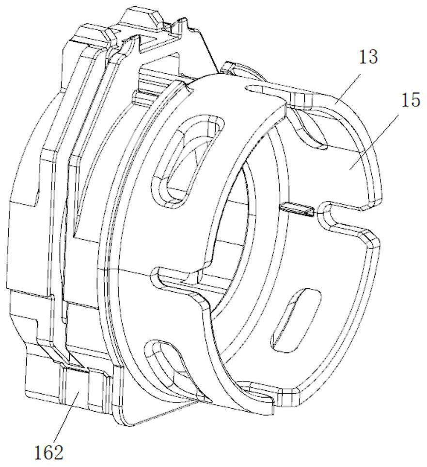 Quick connector adaptive to multi-angle mounting positions