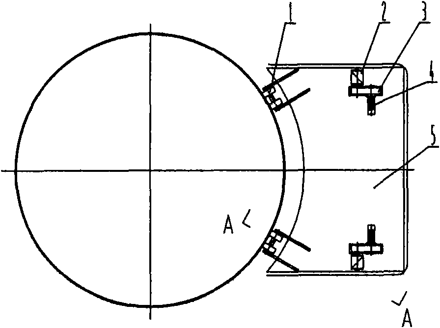 Large-diameter cylinder body outer wall climbing device