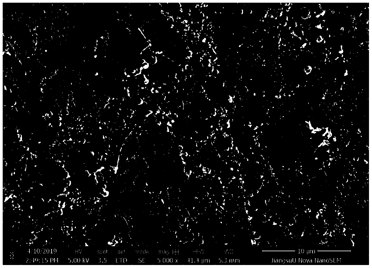 Ion sieve cathode for electrolytic cell used for extracting lithium from lithium-containing aqueous solution and method for producing same