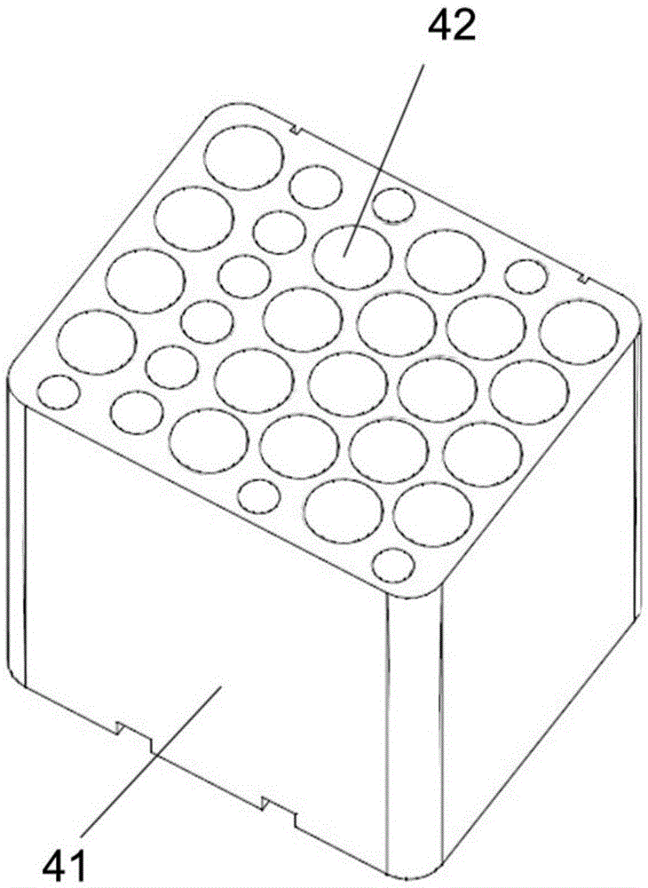 A kind of mold and production equipment for fireworks cylinder body