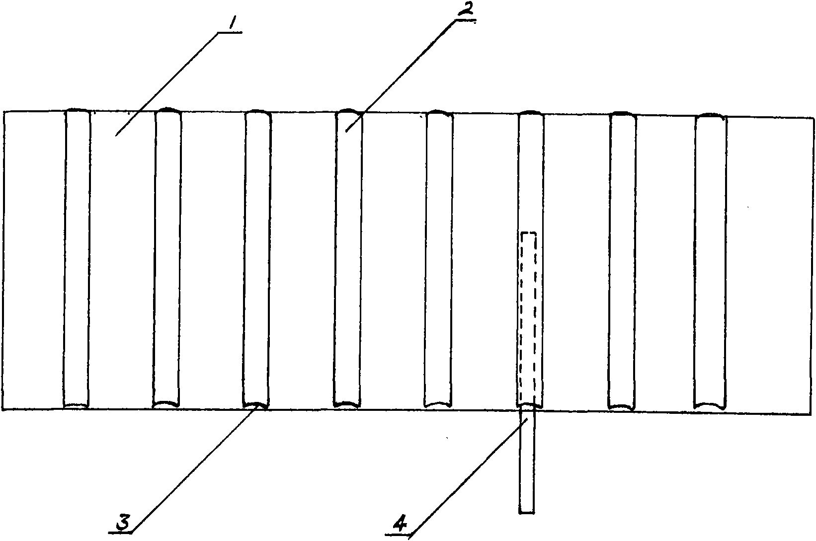 Automobile-covering cloth body capable of being placed with intermediate liner