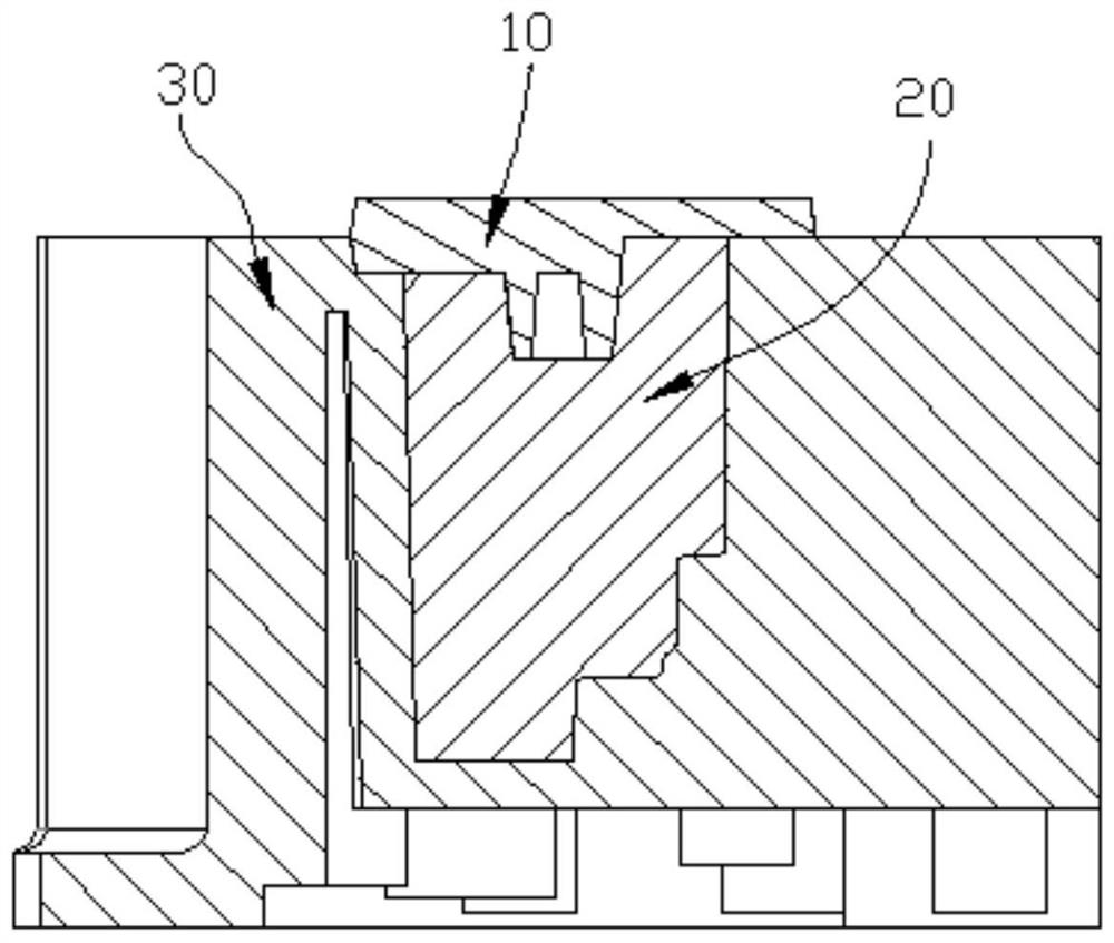 Sand core hanging nose fixing structure and its application method