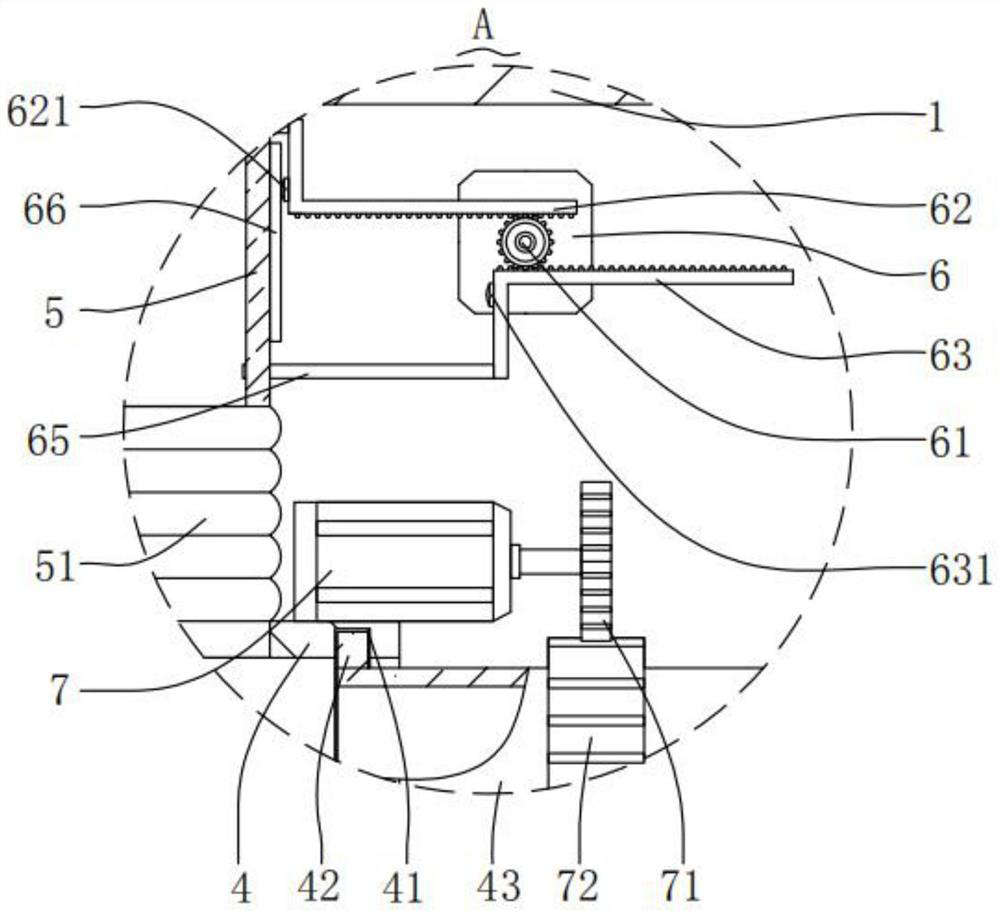 Fluffing device with anti-splashing function for regenerated fiber production