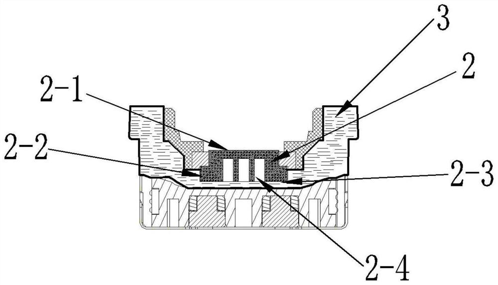 Atomizer capable of preventing tar leakage and tar absorption and application of atomizer