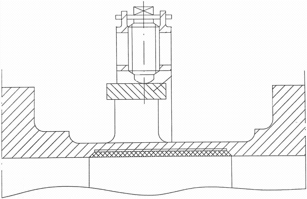 Structure for ensuring concentricity of gas compressor control mechanism through rolling contact