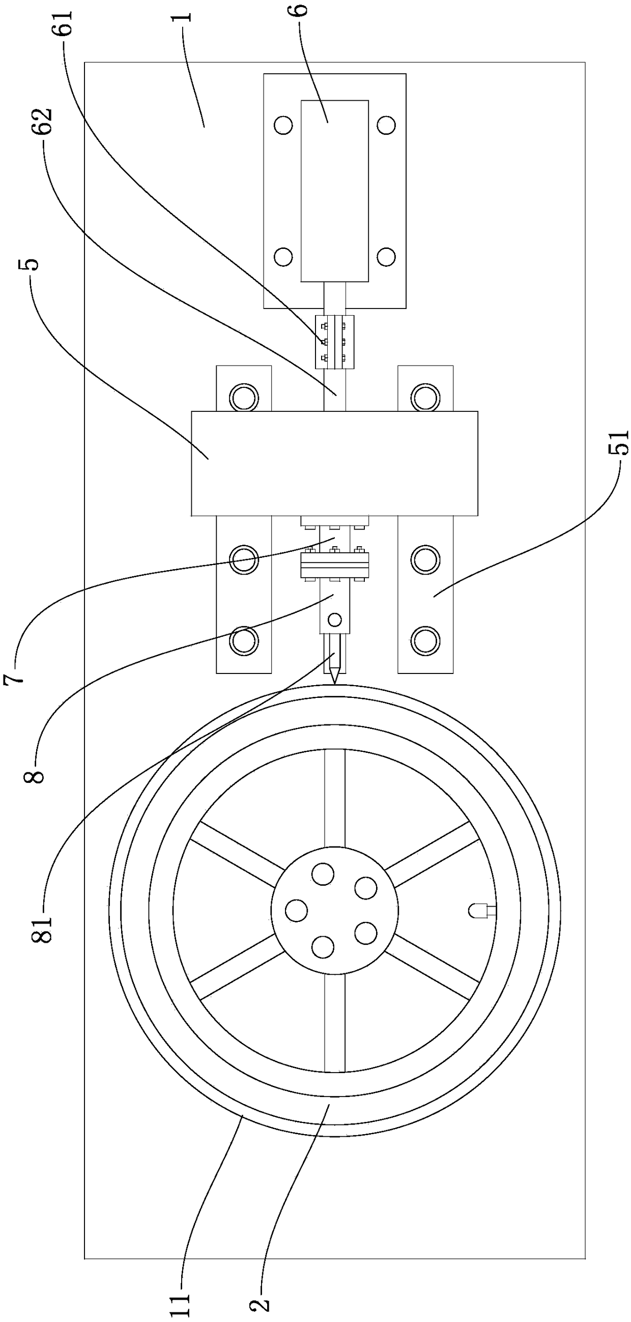 Automobile tire anti-puncture strength detecting device and detecting method thereof