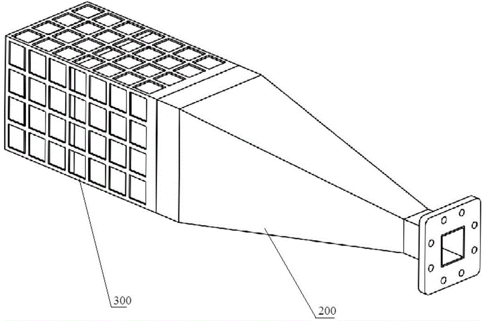 Metamaterial antenna reinforcing device, antenna and antenna array