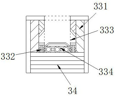 Oil painting brush cleaning device