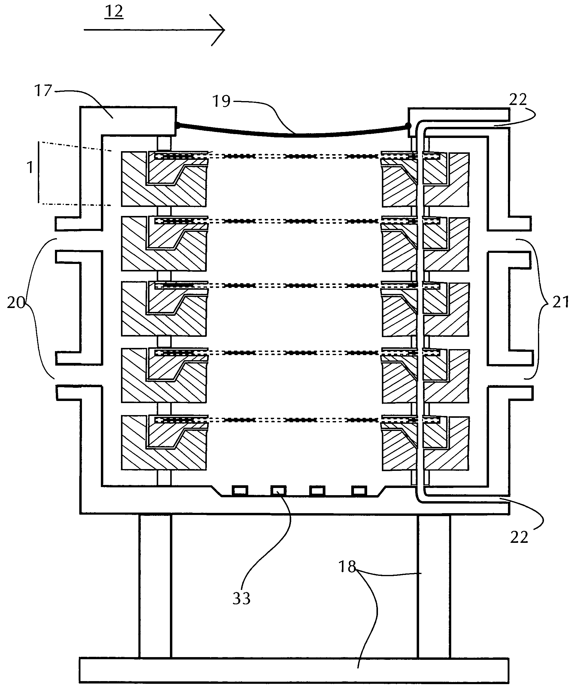 Filtration system with enhanced cleaning and dynamic fluid separation