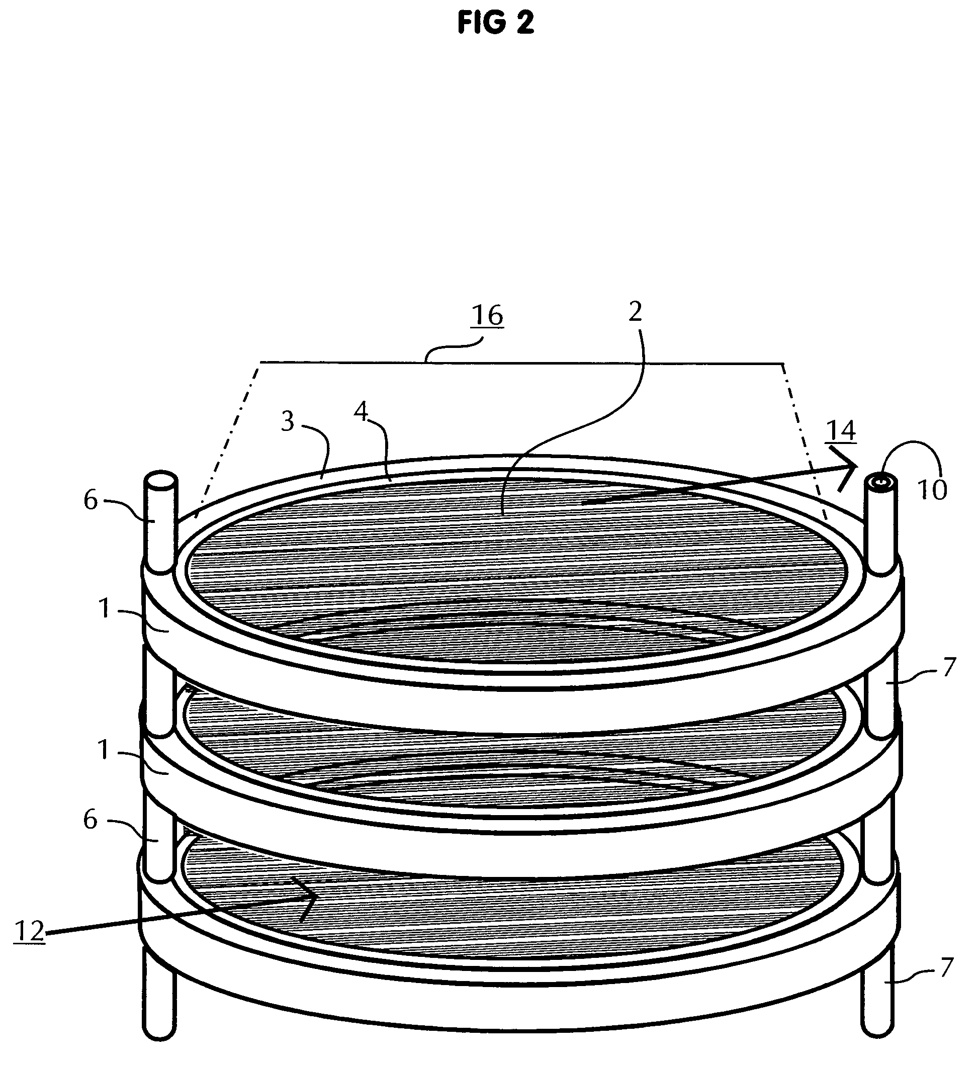 Filtration system with enhanced cleaning and dynamic fluid separation