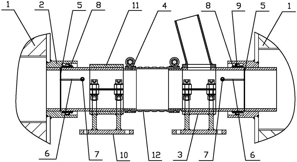 Fluid transition water sealing device for rotatable pipeline and water sealing method