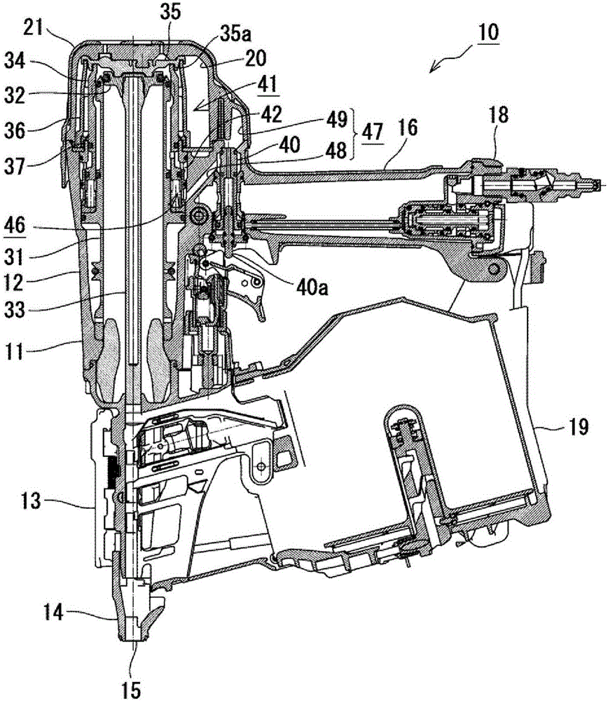 Driving tool