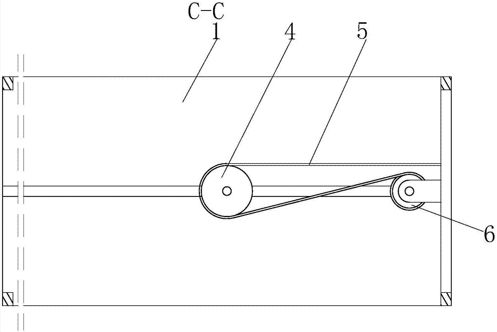 Short-distance automatic carrying device for rectangular plates