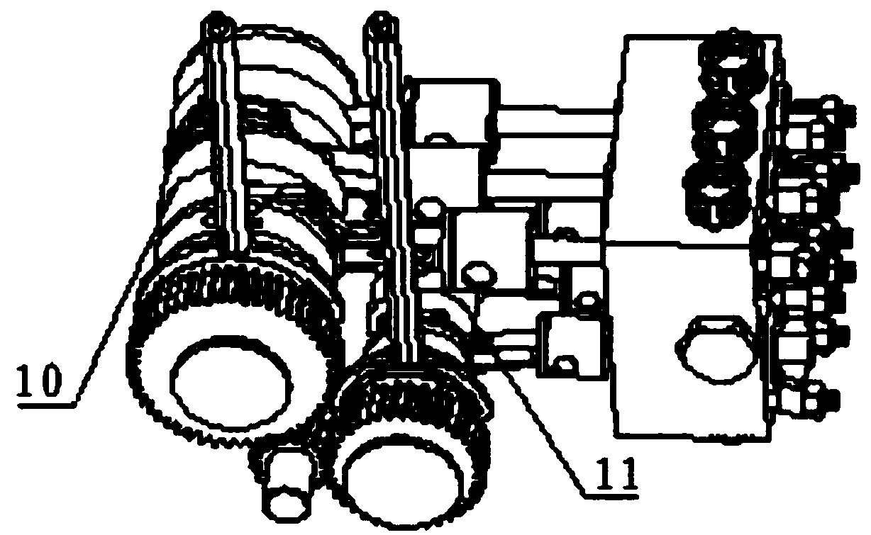 A large and small double crankshaft multi-displacement reciprocating pump