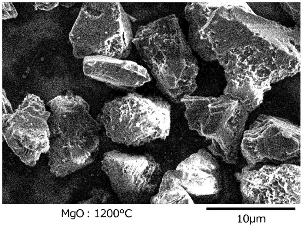 Fragile diamond abrasive particle and manufacturing method thereof