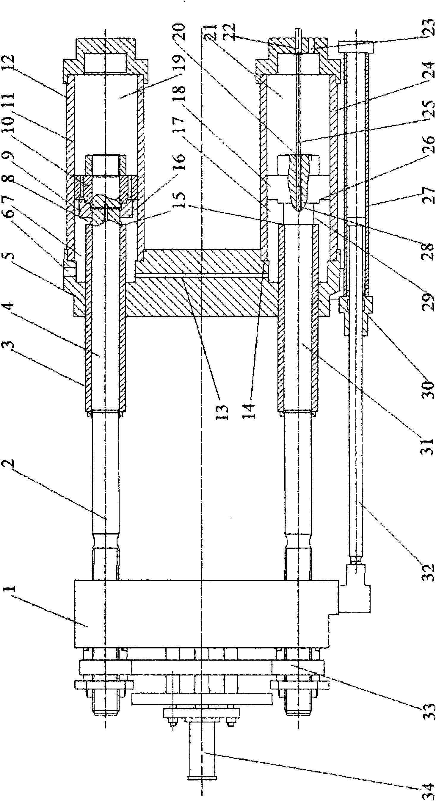 Isometric replaceable four-cylinder line-lock two-plate type mould clamping mechanism