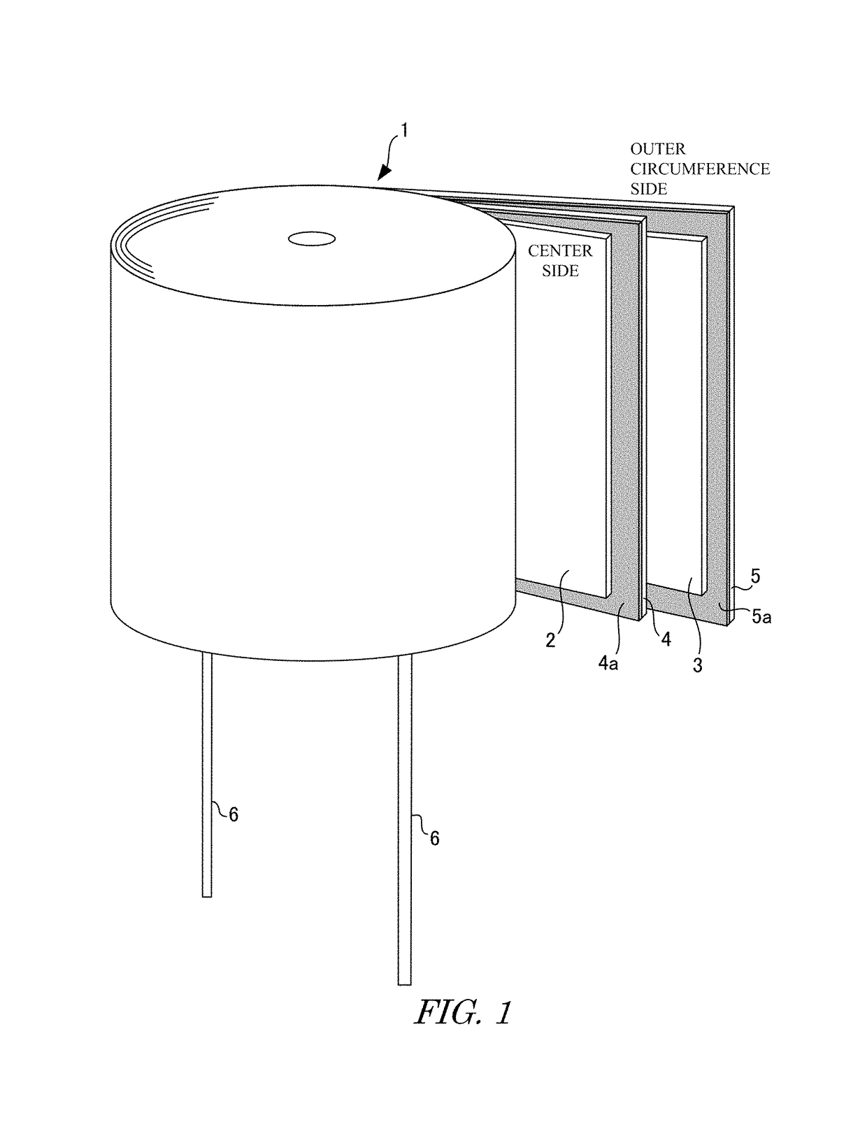 Capacitor and method of manufacturing capacitor