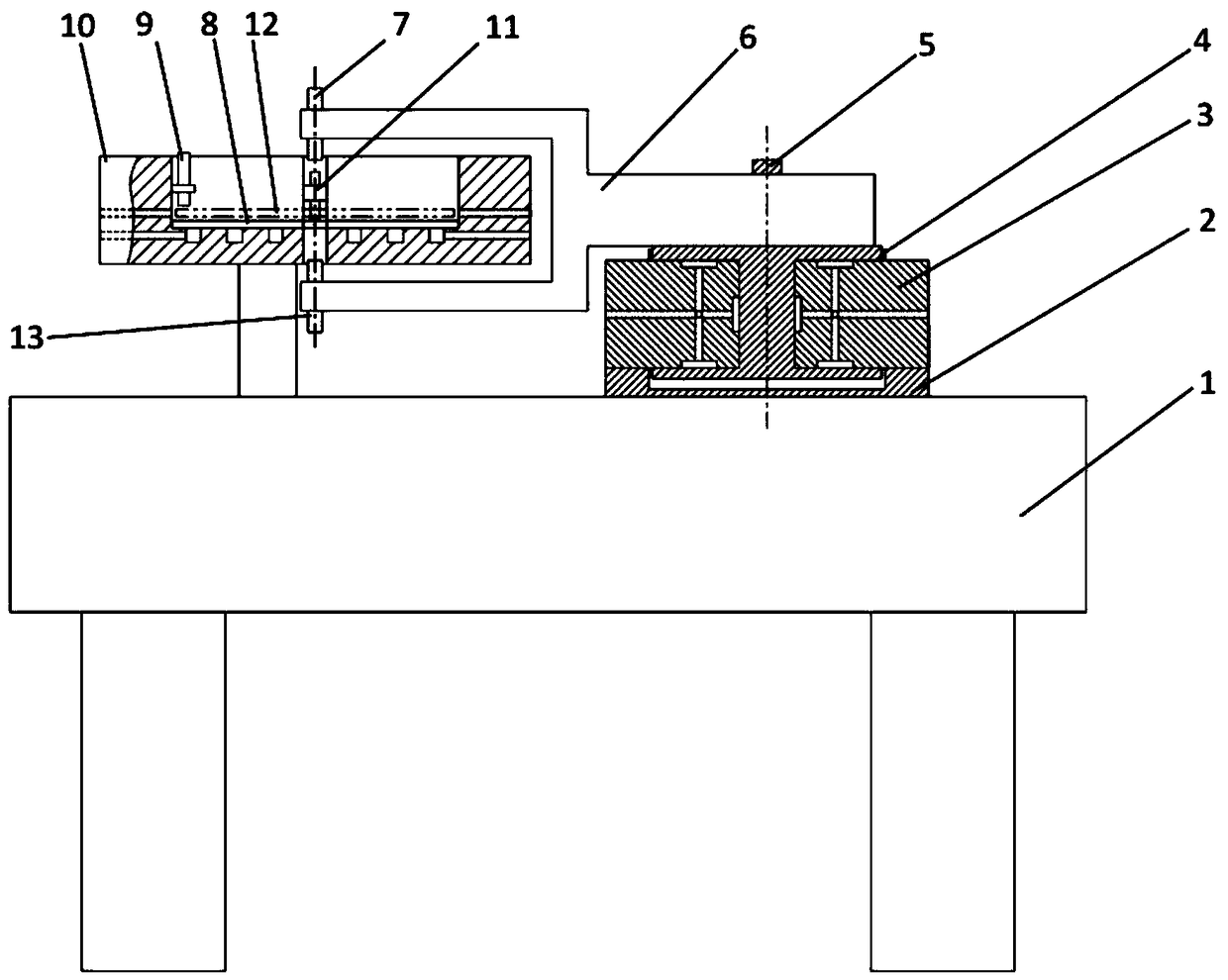 Device and method for measuring parallelisms and flatness of circular low-stiffness workpiece