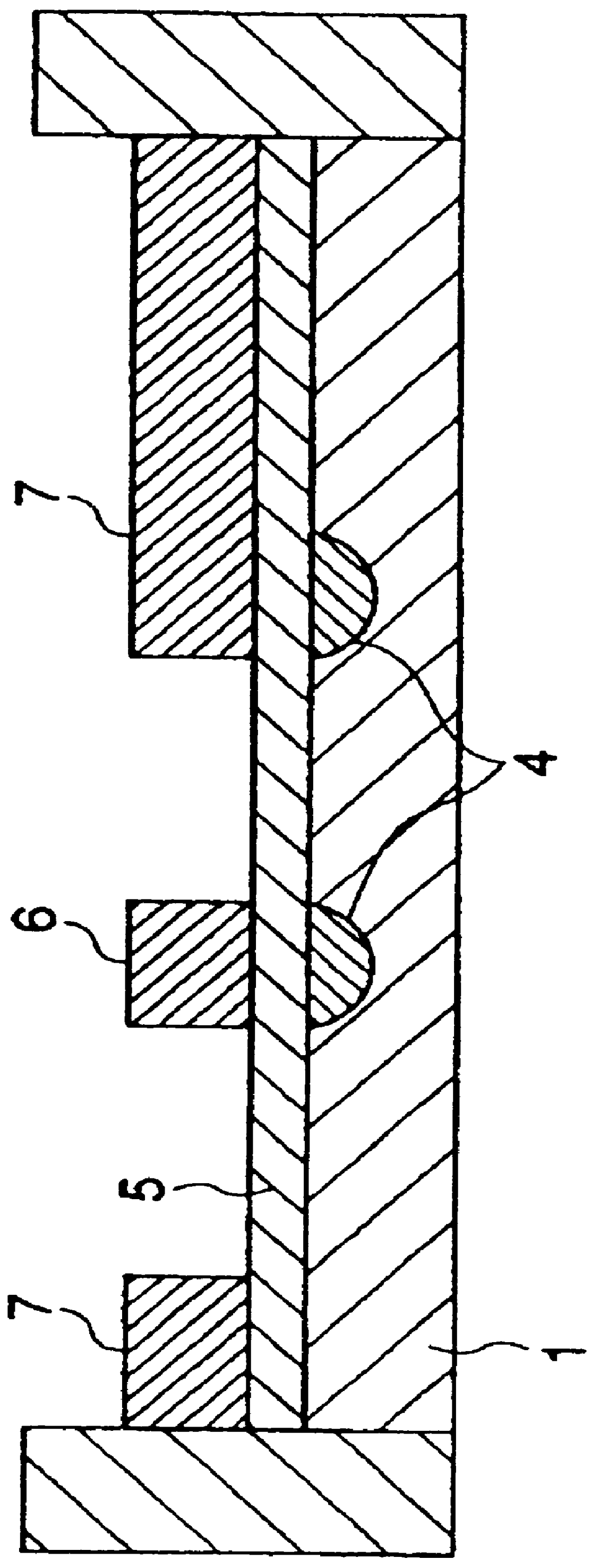 Wide band and low driving voltage optical modulator with an improved dielectric buffer layer