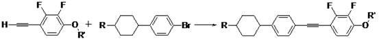 1-alkoxy-2, 3-difluoro-4-(2-(4-(trans-4-alkyl cyclohexyl) phenyl) acetenyl) benzene and preparation method thereof