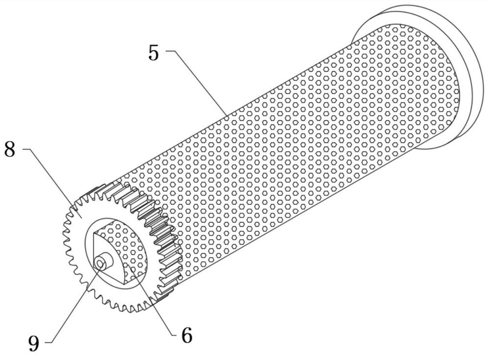 Auxiliary device applied to silk drawing