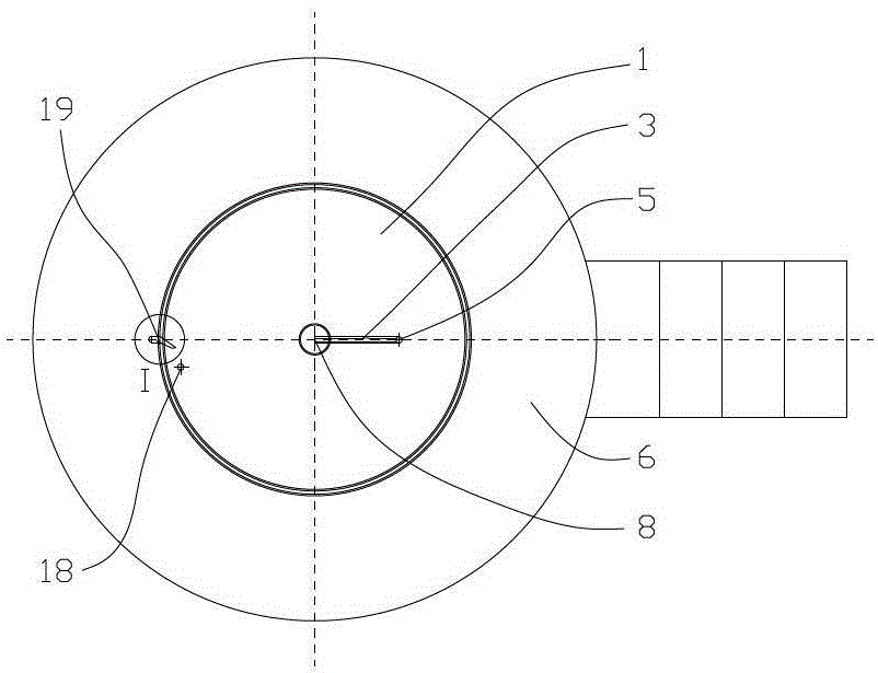 Circular agitating and dispensing device for double-port hand pump