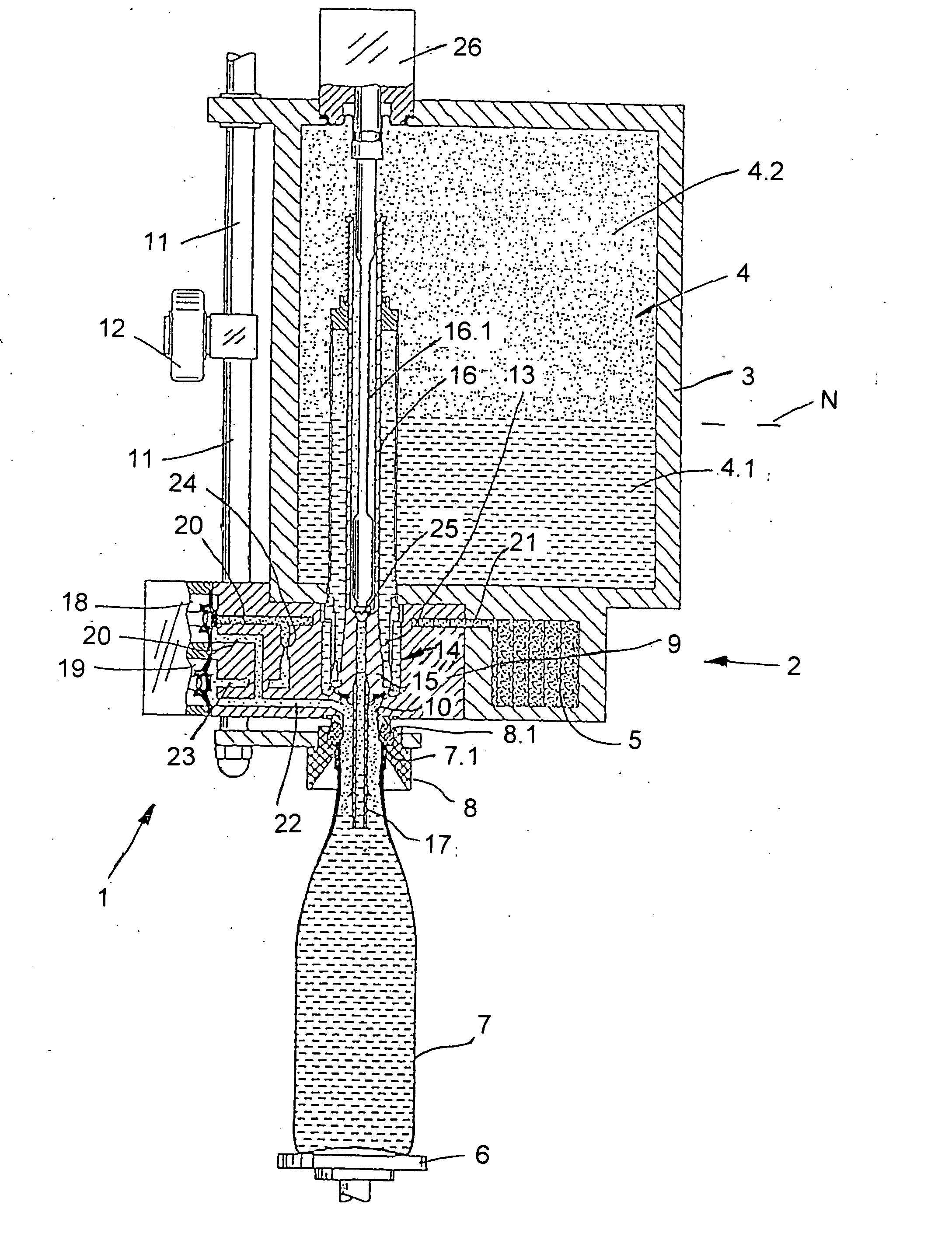 Beverage bottling plant with a beverage bottle filling machine for filling beverage bottles, and filling elements for the beverage bottle filling machine