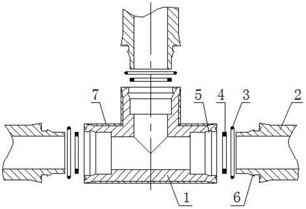 Connecting structure for pipes with equal diameter