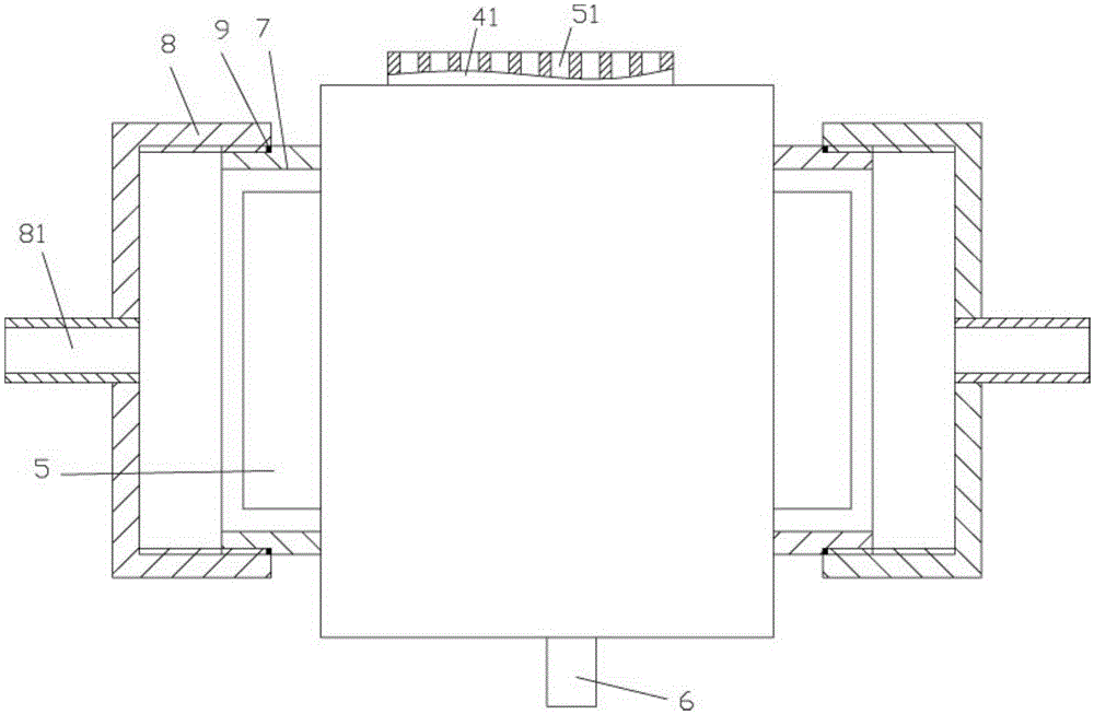 A fast heat exchange water storage tank