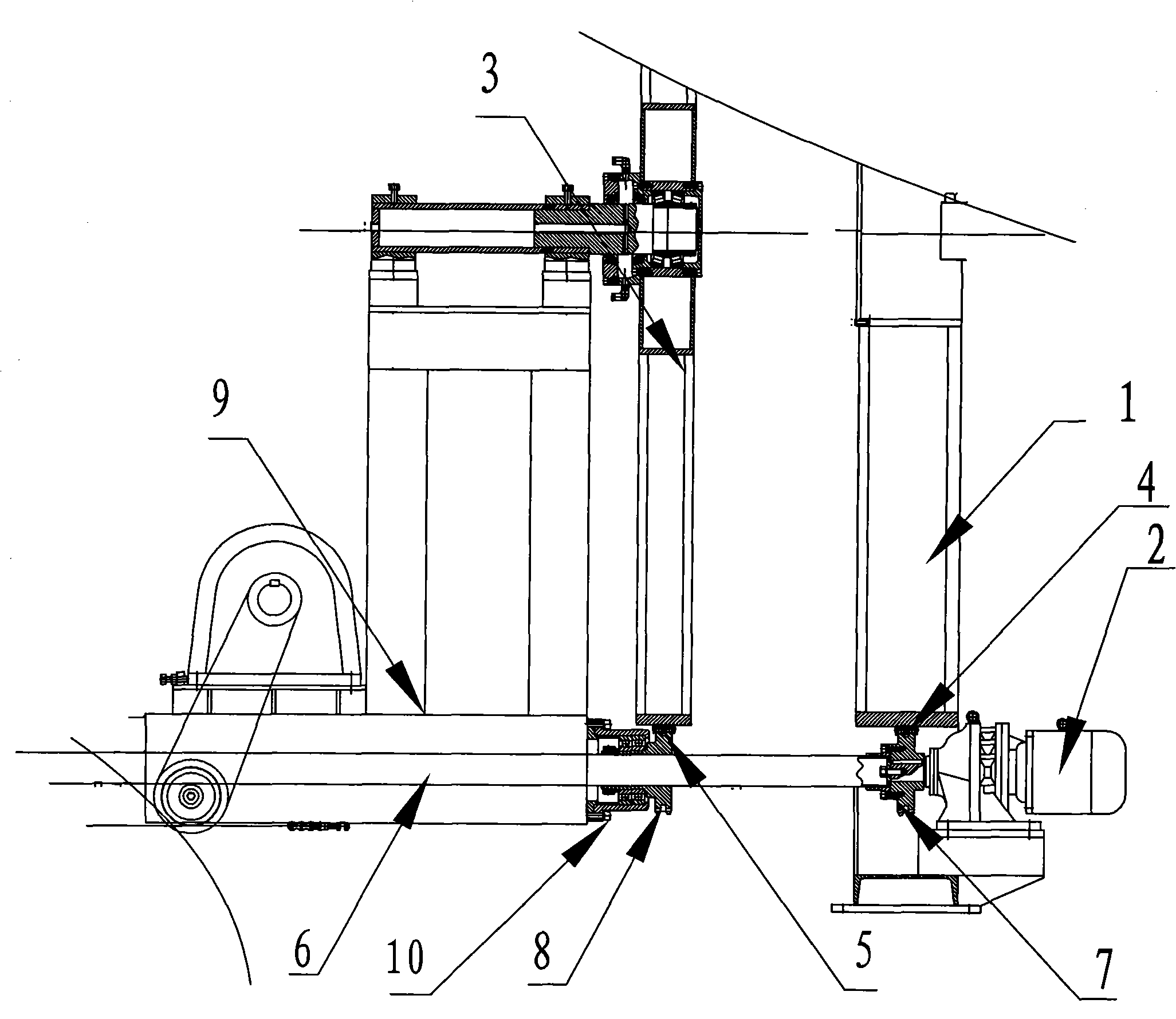 Synchronous transmission mechanism for rolling welding machine