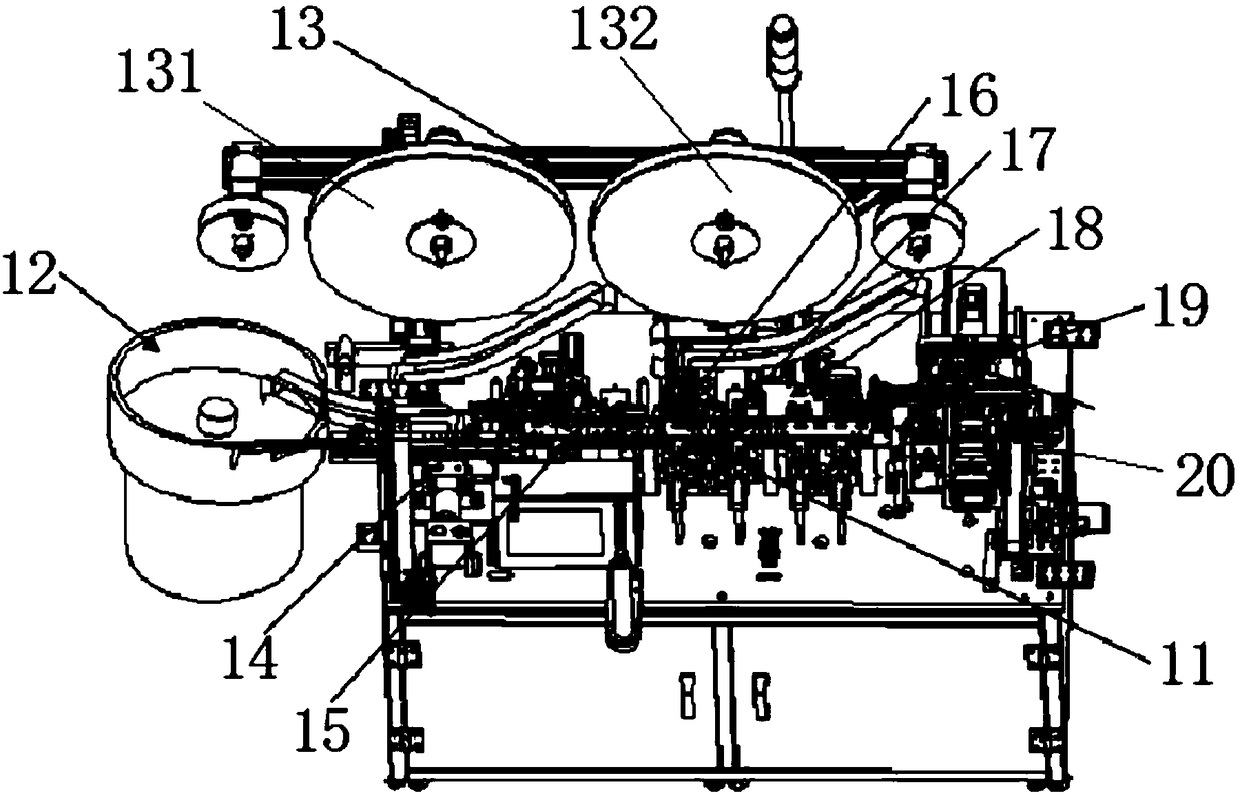 Automatic assembly and test apparatus for SD (secure digital) cards