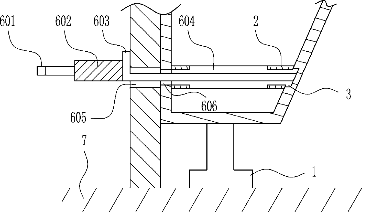 Cattle and sheep feeding device for animal husbandry